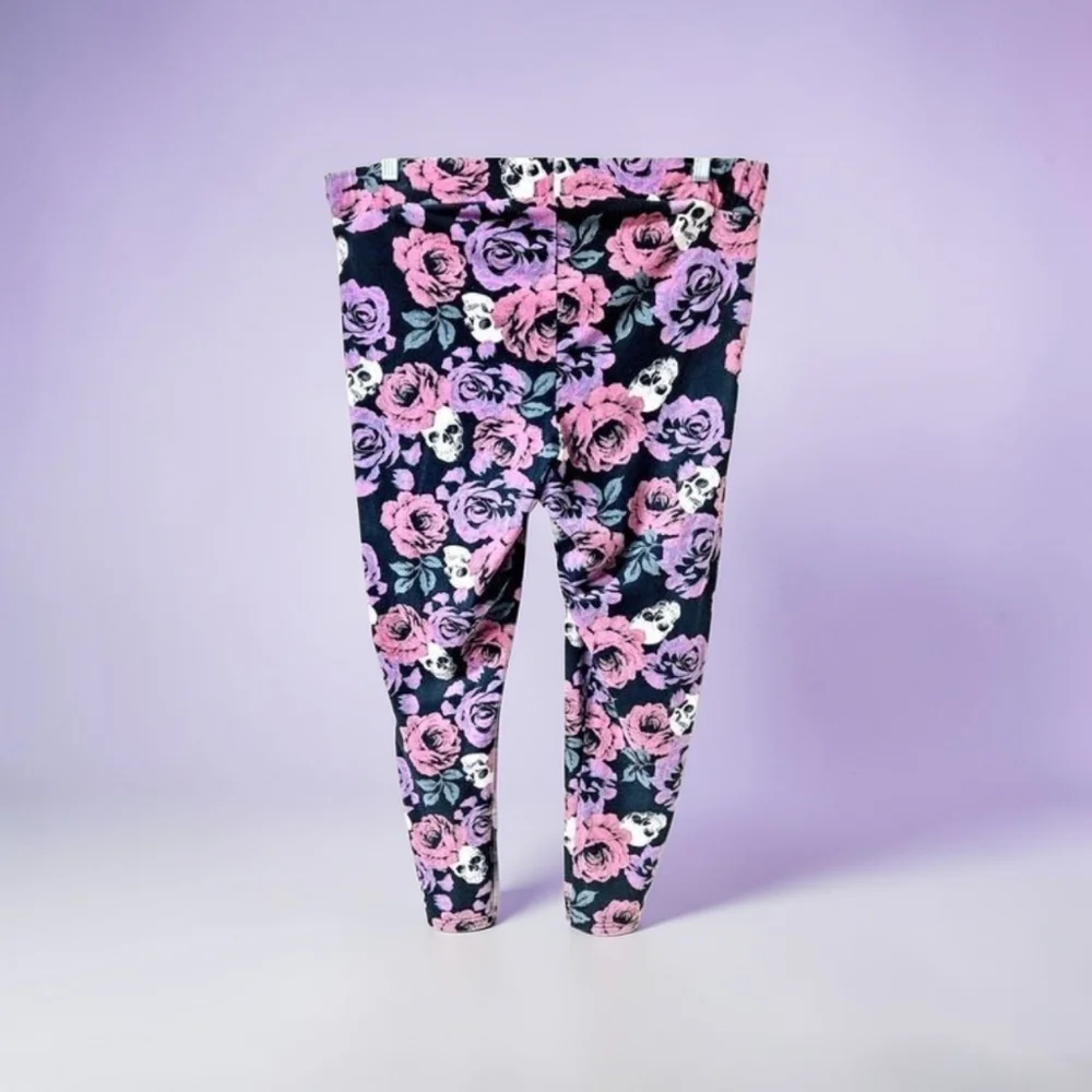 Torrid 3X Black Floral Skull Premium Stretch 4-Way Recovery Leggings NWOT - Picture 4 of 8